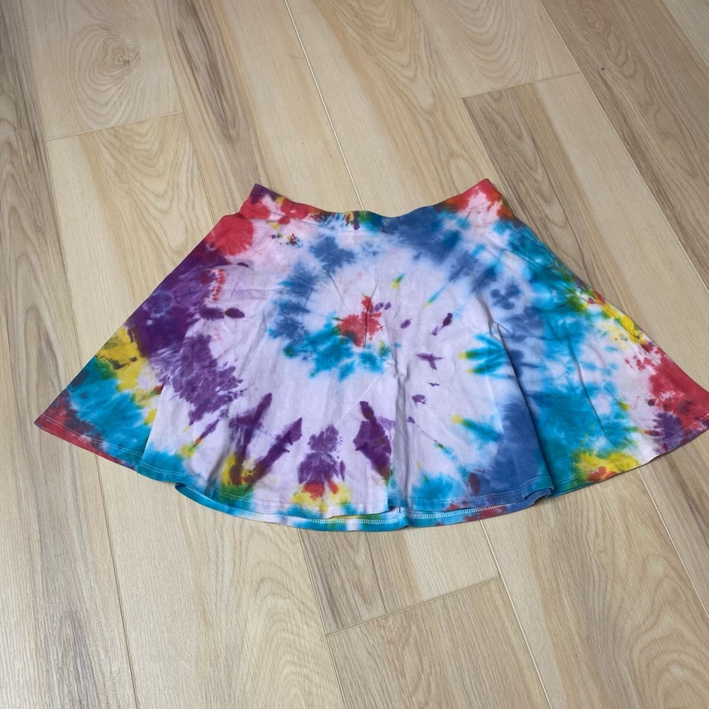 Hand tye dye skater skirt juniors women’s size medium gently worn
